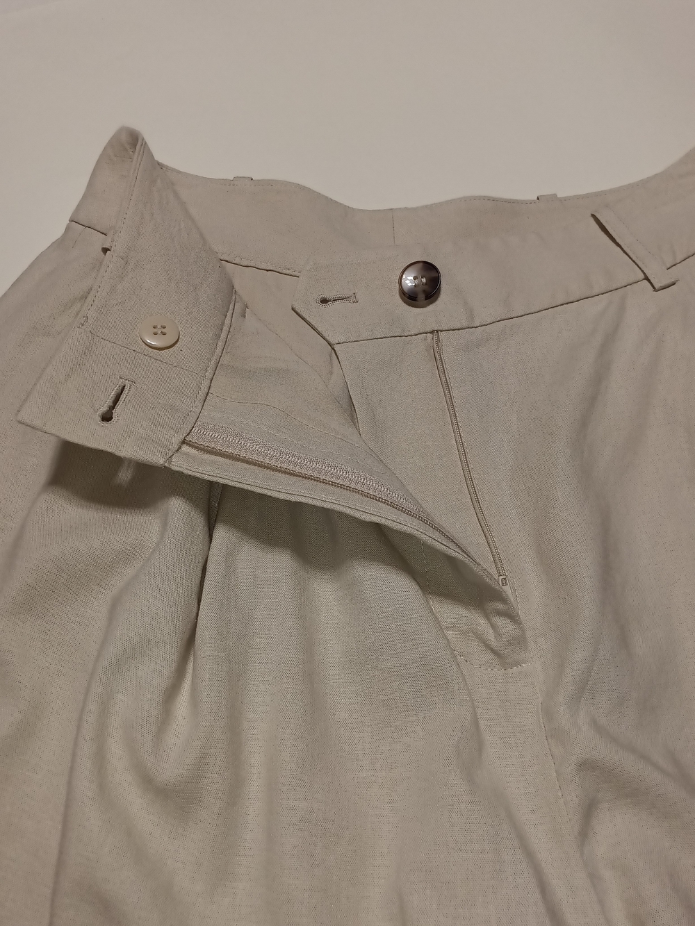 Alex Marie Tailored Linen Blend High-Waist Pleated Wide Leg Beige Shorts Size 4 - Picture 11 of 15
